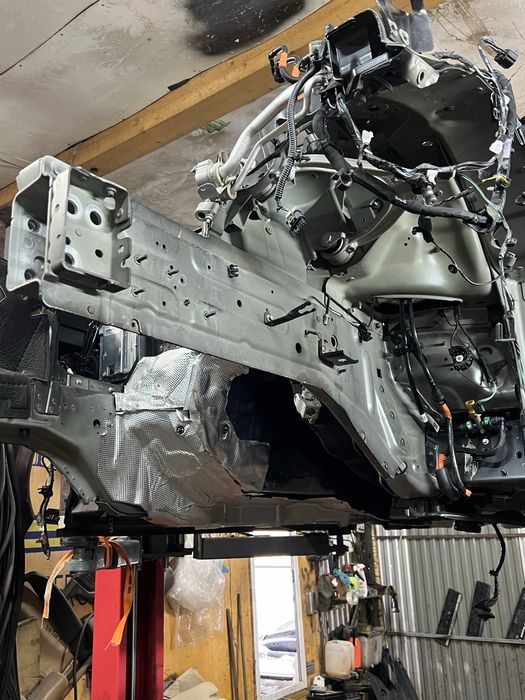 Лонжерон  лівий правий Jaguar F-pace 2023р в наявності!