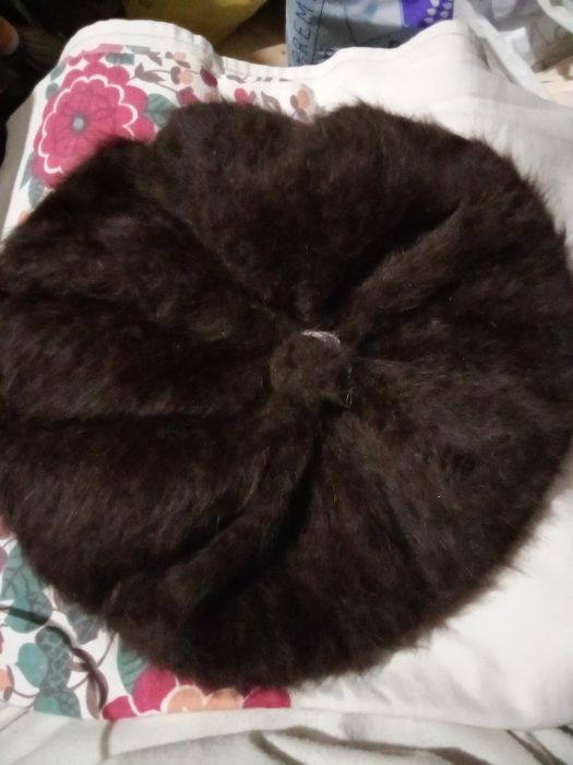 Шапка берет.     .