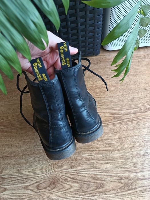 Czarne glany dr Martens 8 oczek