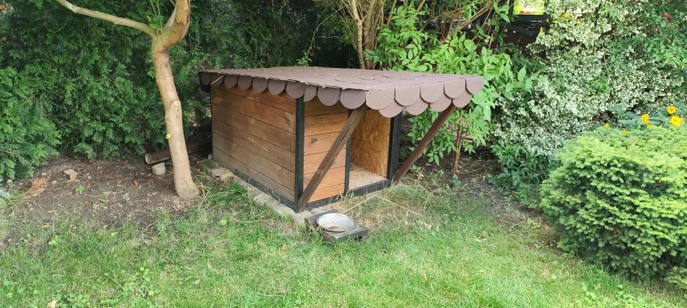 Duża ocieplona buda dla psa