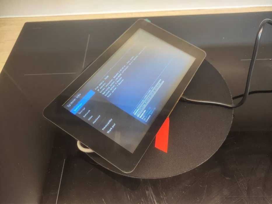 Raspberry Pi 3 + ekran dotykowy 7” + Kodi — zestaw kompletny