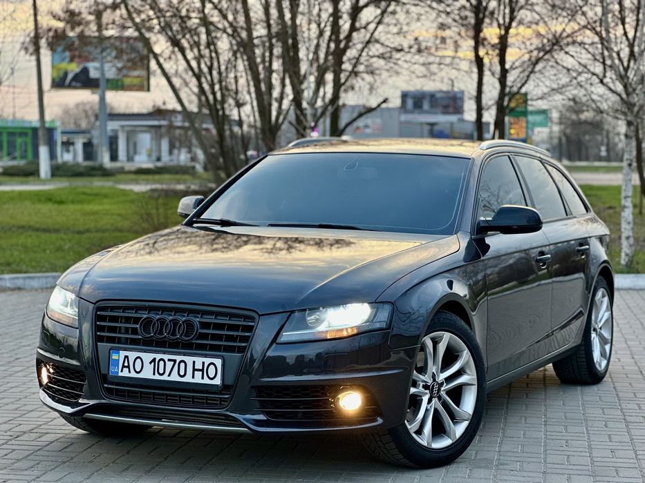 AUDI A4 b8 2.0 дизель  2011 р.