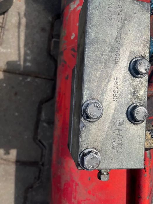 08457903323502b zamek kostka siłownika hydraulicznego 567586