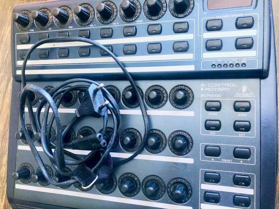 Controlador MIDI BCR2000425957927410083842