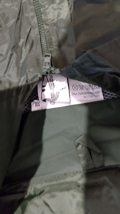 Kurtka przeciwdeszczowa