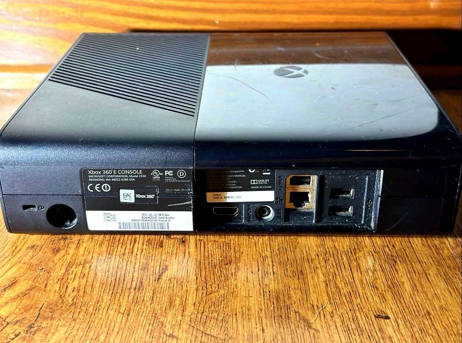 Ігрова приставка Xbox 360E 500GB