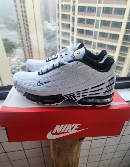 Białe trampki Nike TN Plus 3 sportowe damskie męskie TA2 R.44