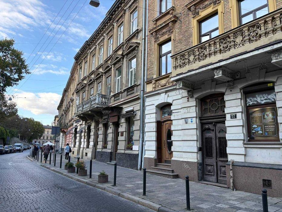 Оренда фасадного приміщення 43 м2, вул. Грушевського