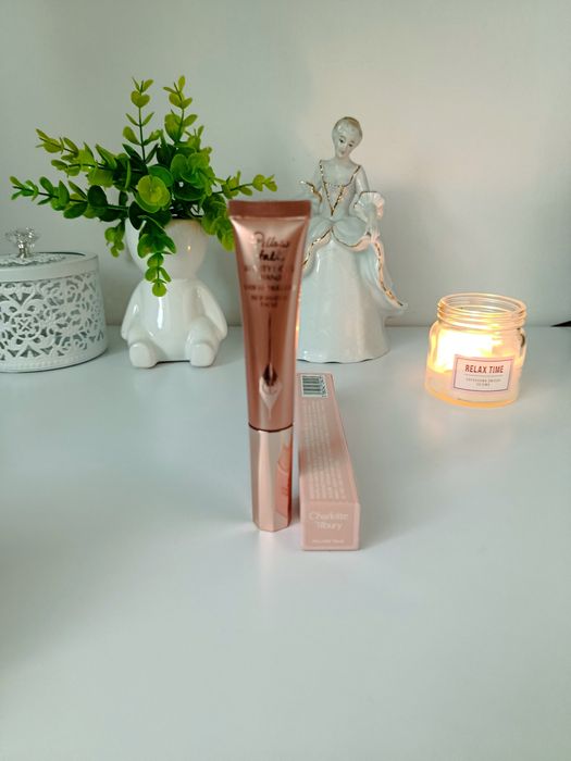 Charlotte Tilbury Pillow Talk Beauty Light Wand Easy Highlighter - rozświetlacz w płynie 12 ml