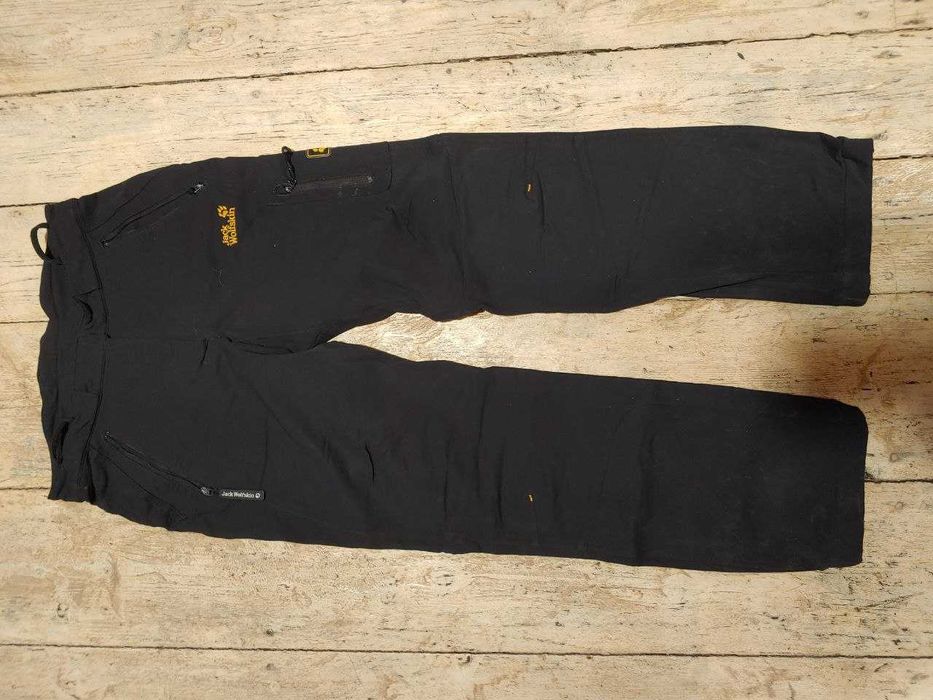 Теплі Софтшел-штани Jack Wolfskin,чорного кольору