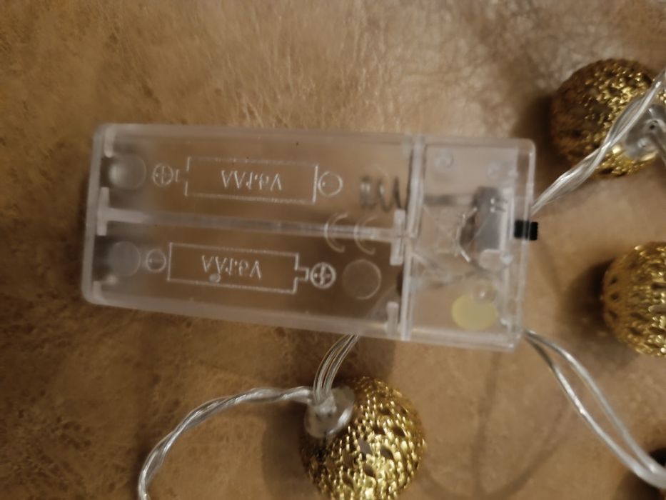 Luzes de natal brancas e amarelas douradas