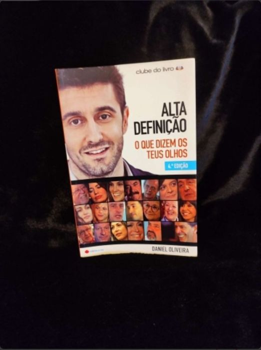 Vários livros.  *aproveite*