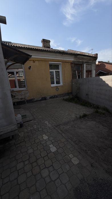 Частина будинку в центрі міста