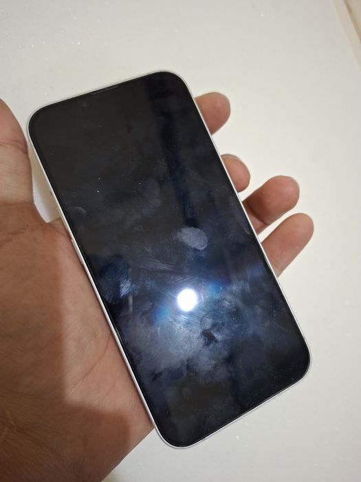 iPhone 16E – Branco | 9 meses de uso (Bateria a 99%) | Estado Impecável