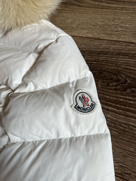 теплий пуховик аляска від Moncler