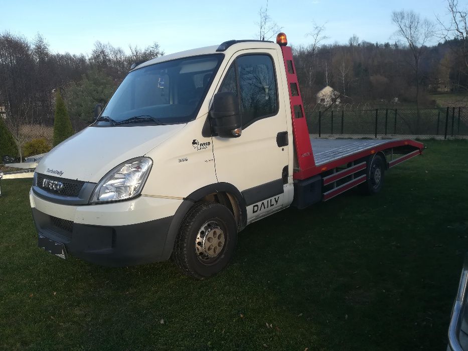 Autolaweta pomoc drogowa usługi przewóz transport laweta