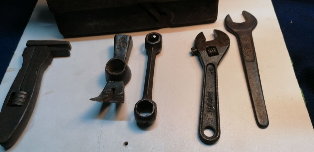 Diversas ferramentas antigas