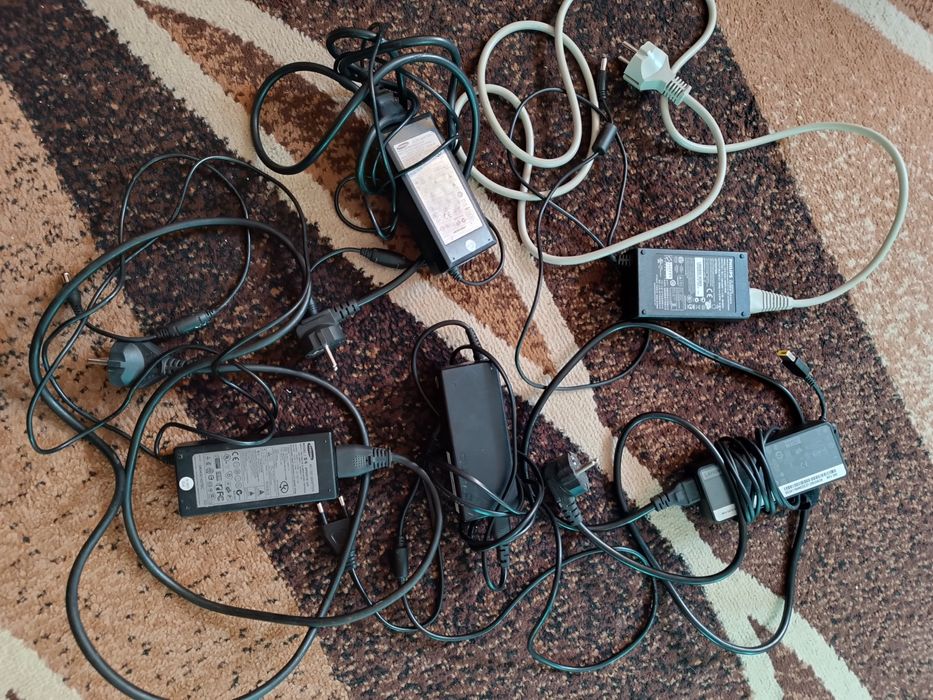 Зарядка до ноутбука