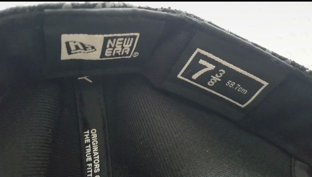 Boné preto e cinzento (NEW ERA)