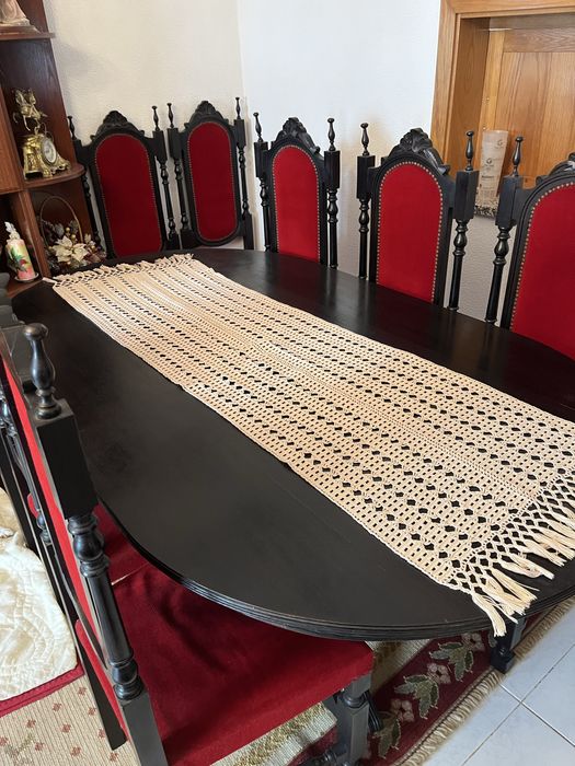 Mesa clássica + 8 cadeiras