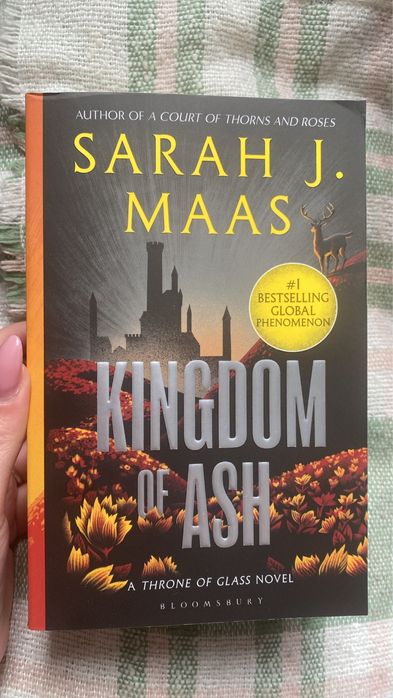 Kingdom of Ash (EN) – Sarah J. Maas – lombada laranja – como novo
