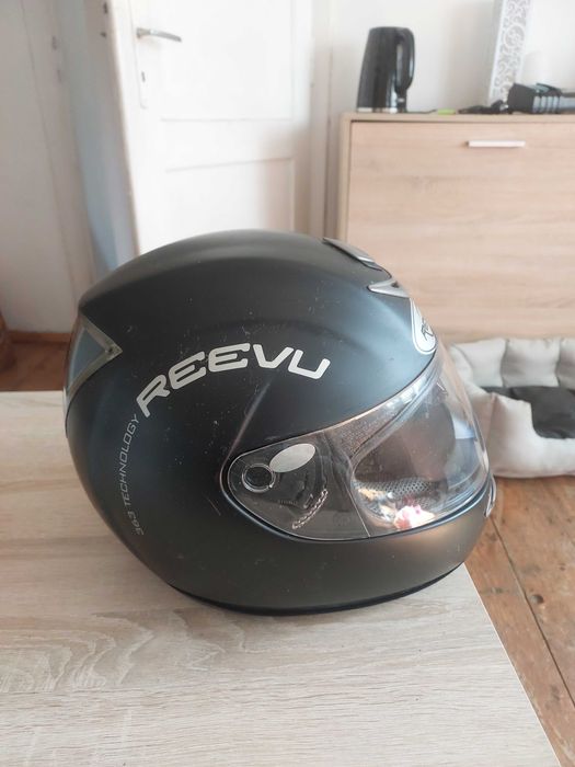 Kask motocyklowy reevu z lusterkiem