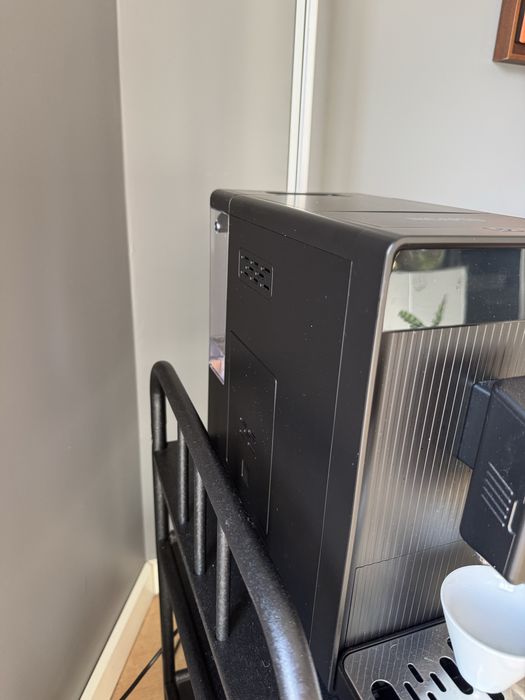 Máquina de Café Incapto Áurea Milk — Automática com Moedor e Sistema de Leite
