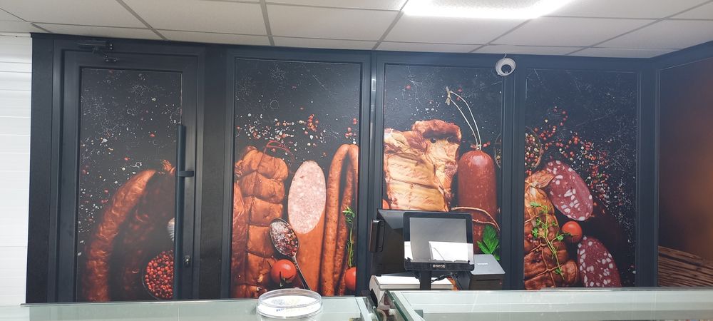 Рекламні вивіски. Брендування вікон магазинів. Банери