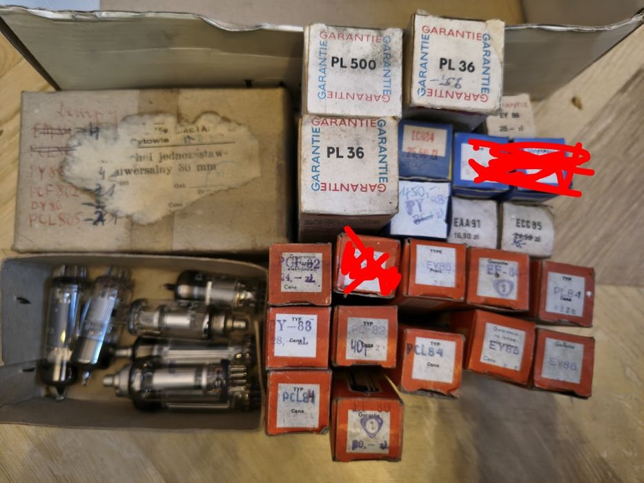 Zestaw lamp elektronowych