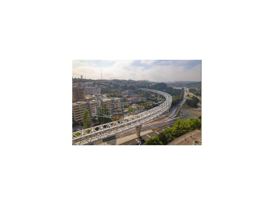 Excelente Apartamento T1, Com Lugar De Parqueamento, Junto Ao Metro...