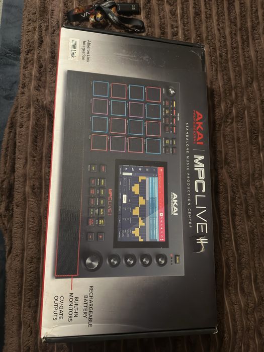 akai mpc live 2 - Купити музичні інструменти - Ціна на OLX.ua