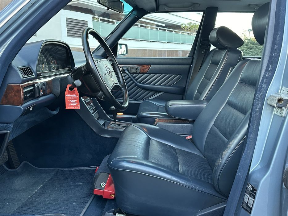 Mercedes Benz 560 SEL