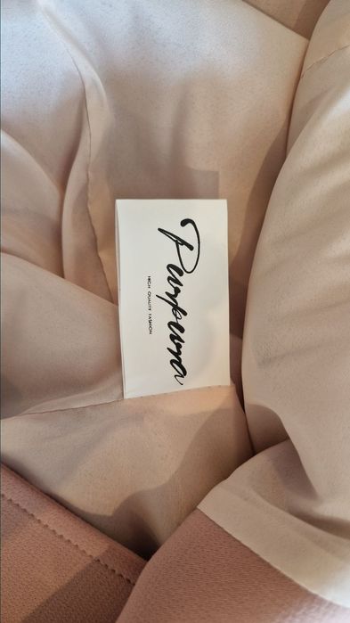 Garnitur z szerokimi modnymi spodniami firmy Purpura