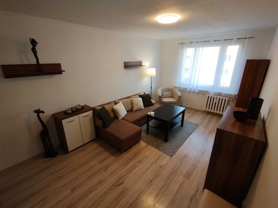 SPRZEDAM - 2 pokoje - 2 piętro - 34 m² - Jelenia Góra - Szymanowskiego - umeblowane, gotowe do zamieszkania od zaraz. - Widok 2