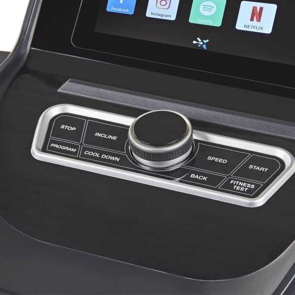 Bieżnia elektryczna FINNLO PERFORMANCE # Salon z ekspozycją