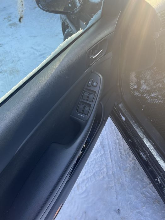 Продам авто тойота авенсіс