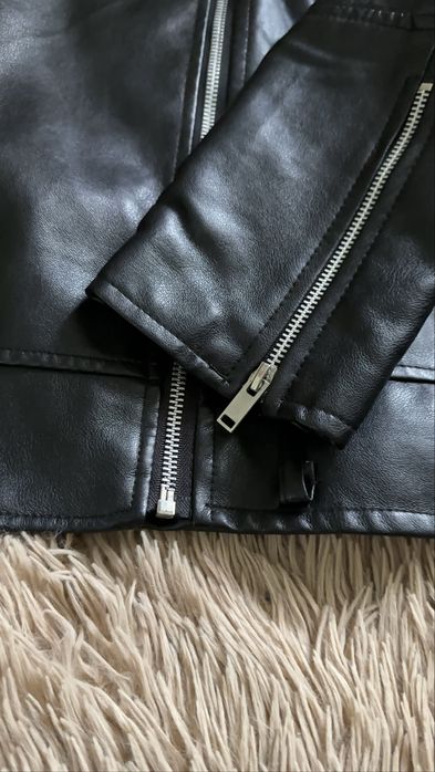 Куртка косуха жіноча