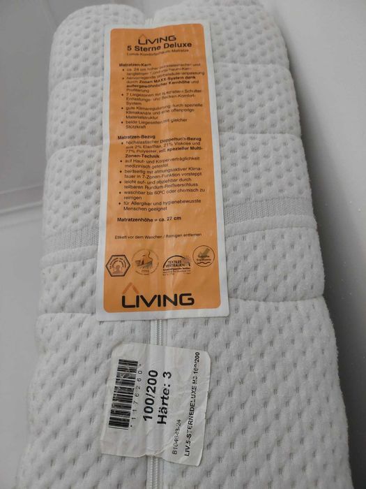 Materace i stelaż do łóżka, po 2 sztuki; wymiary 100x200