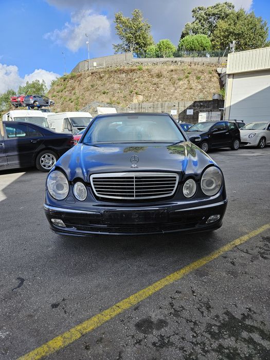 Mercedes-Benz E270 CDi W211 Avantgarde de 2004 para peças