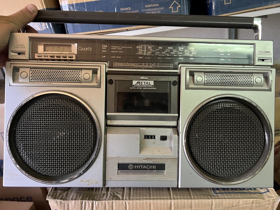 Boombox radio Hitachi