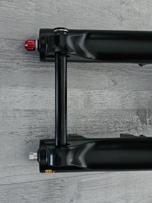 Amortyzator SR Suntour Aion 38 Air skok 170mm błotnik 29" blokada na g