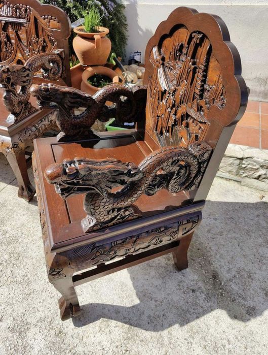 Conjunto de sofá em cânfora