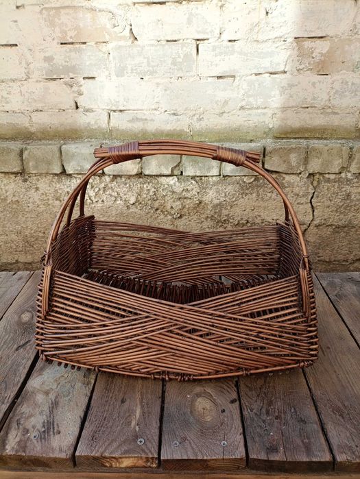 Кошик з натуральної лози