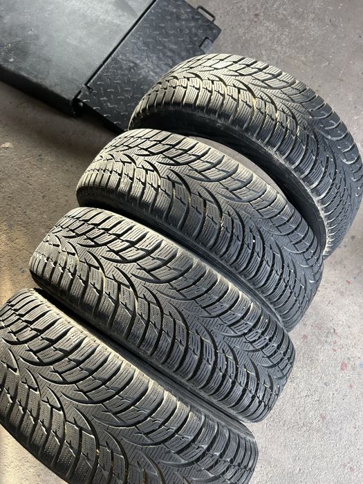 Komplet opon zimowcyh 185/60/15 nokian