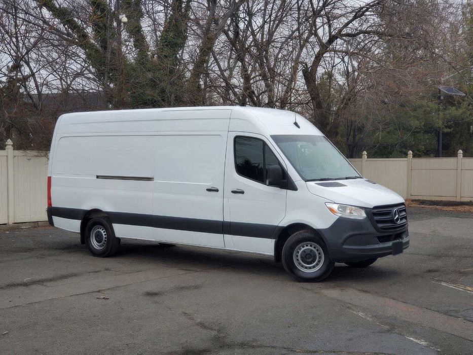 Mercedes-Benz Sprinter      2021
