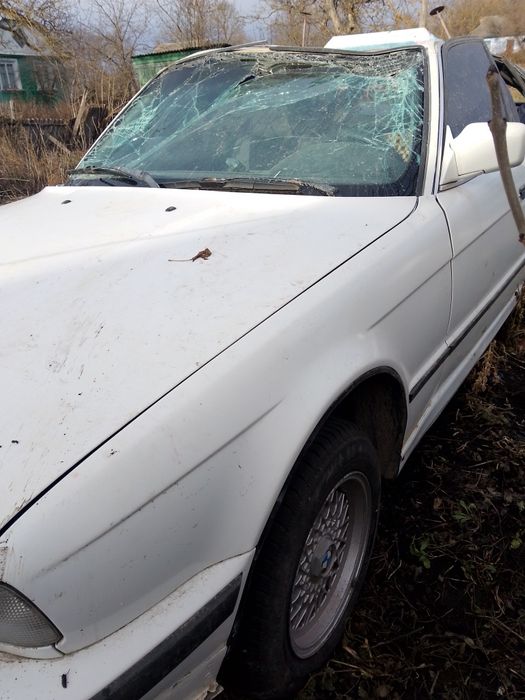 Продам BMW після дтп. Цікавить обмін.