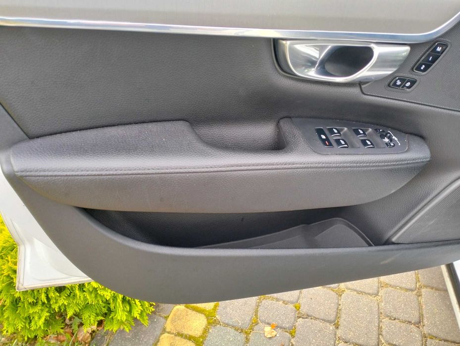 Volvo S90 D4 Momentum
