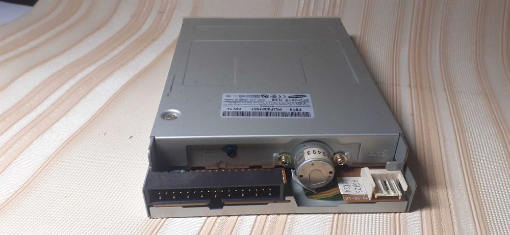 Привод для дискет 3.5 Дисковод FFD 3,5 SAMSUNG SFD 321-B