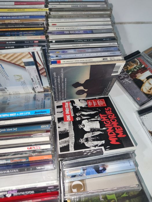 GRANDE LOTE DE 100 CD'S
