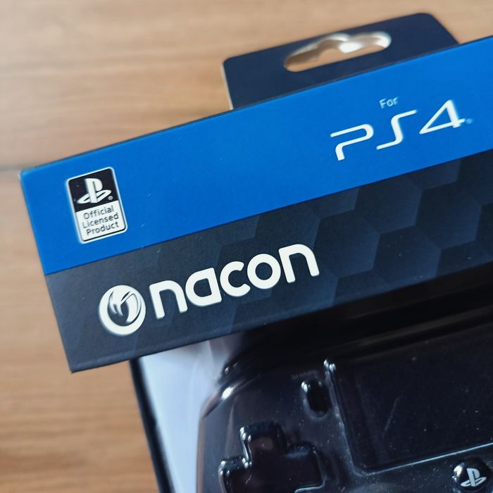 Nacon Compact Controller Wired (PS4/PC)